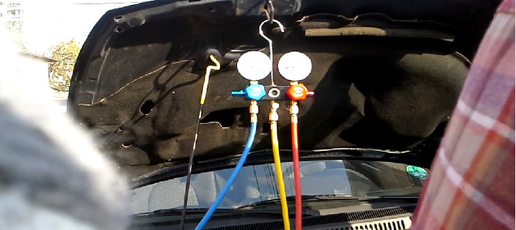 bateria de manometre aer conditionat auto R134A.jpg